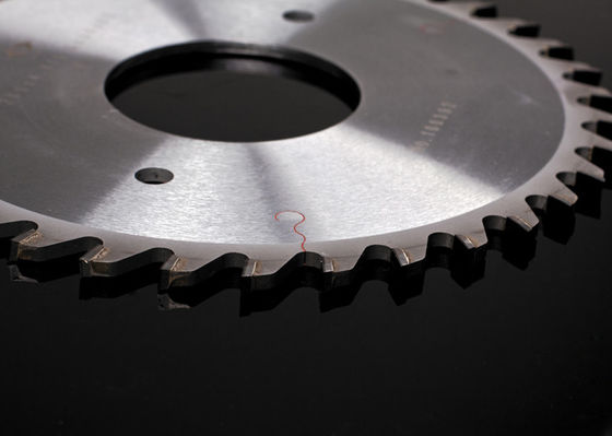 200mm SKSの鋼鉄テーブルのPrefinishiedのガラス切りは鋸歯のカッターを