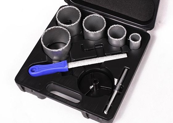 切断のドリル孔は目立て器 55mm を
