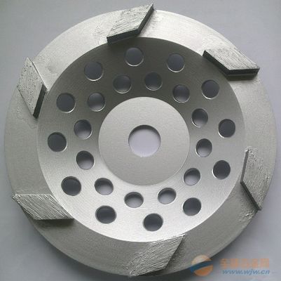 コンクリート、花こう岩/ダイヤモンドの角度粉砕機の車輪のための 7 インチのダイヤモンドのコップの粉砕車輪
